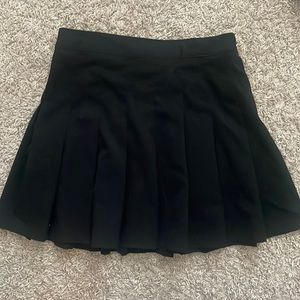 H&M Divided Black Pleated Skirt